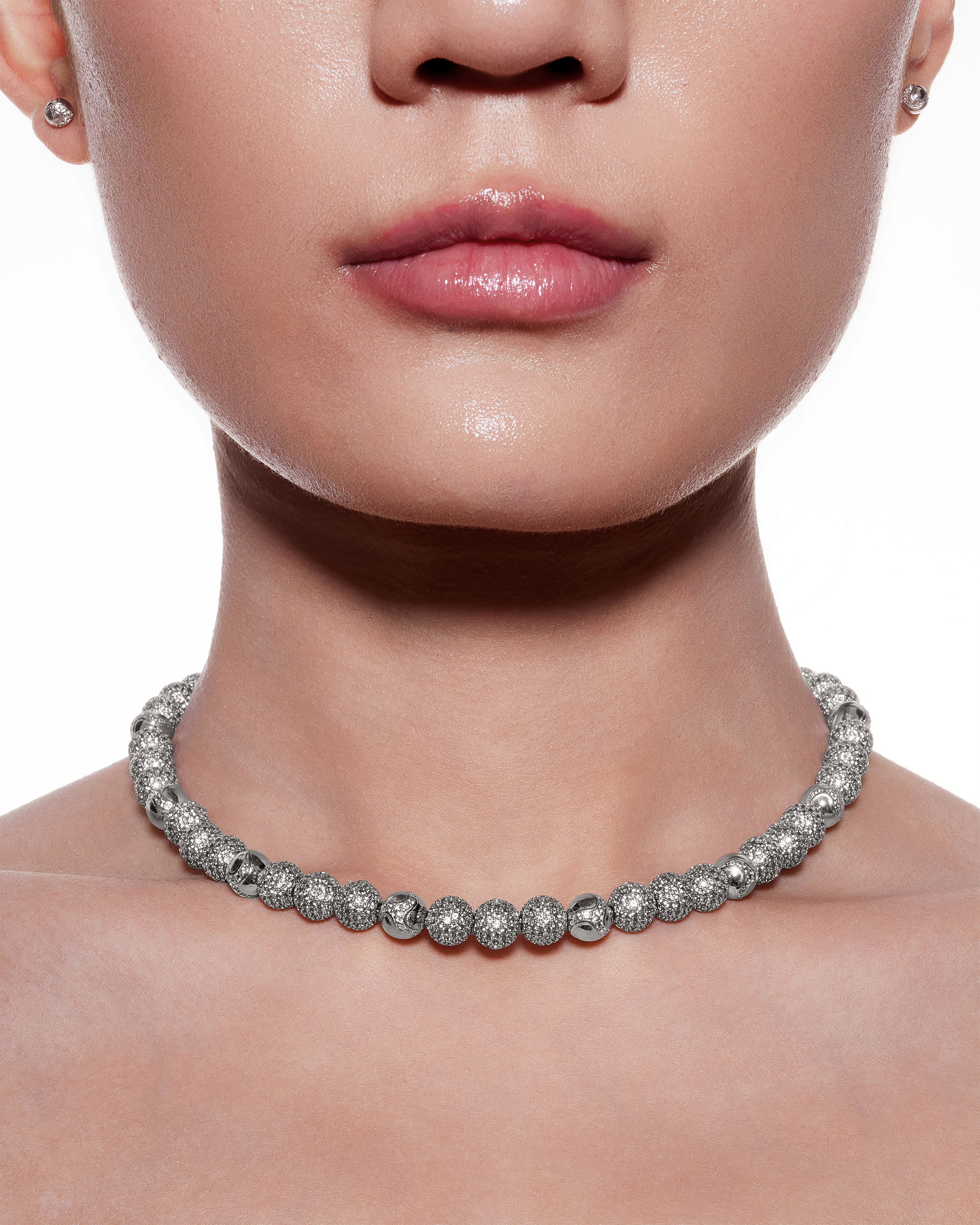 Drip_Dragon_Necklace_White_Small_model1_1