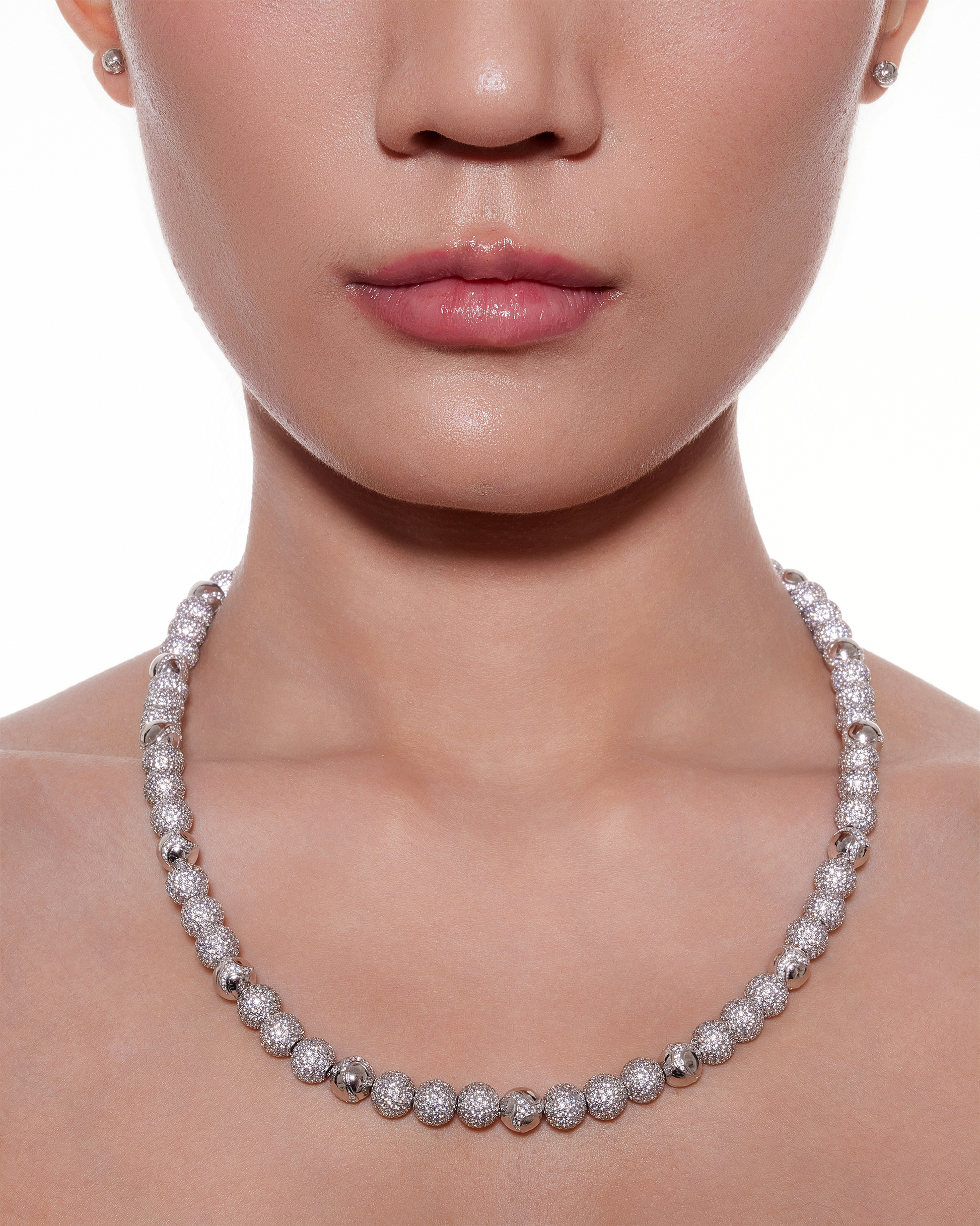 Drip_Dragon_Necklace_white_Large_model_1