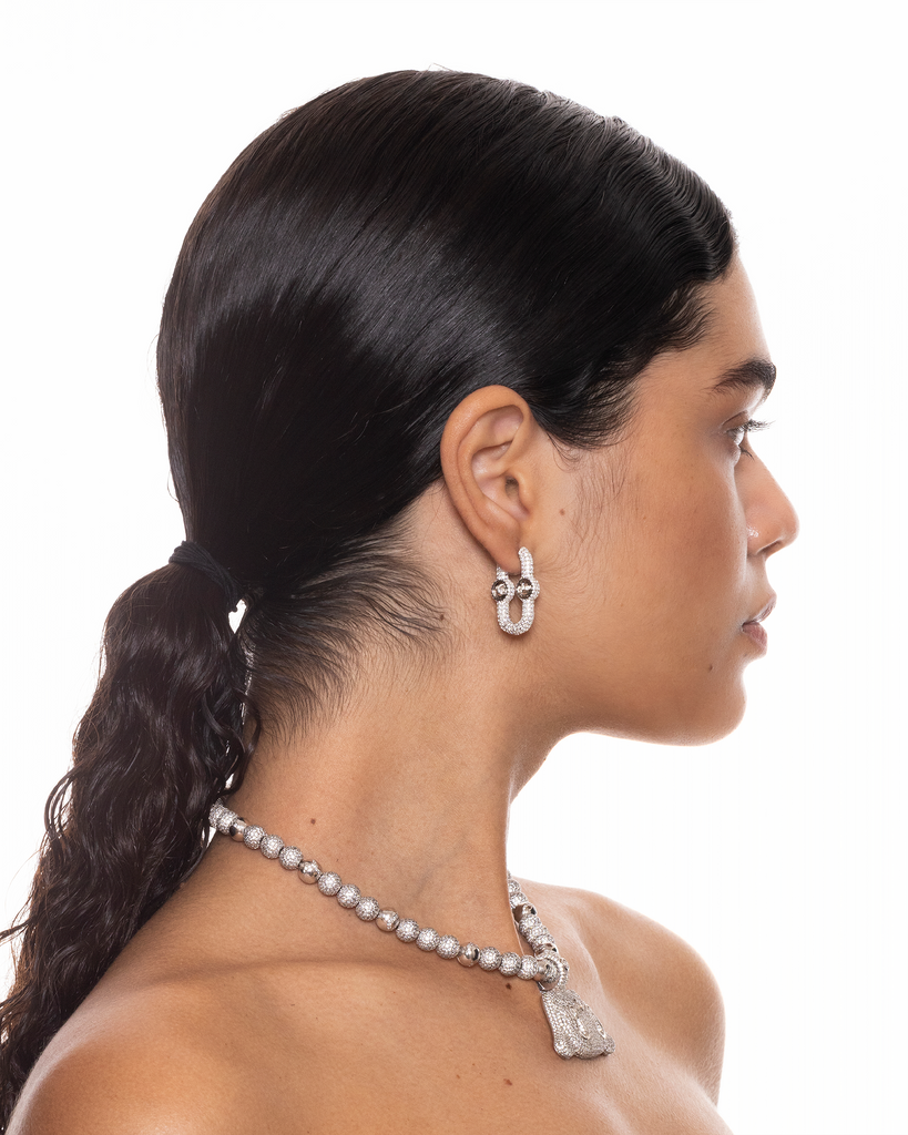 Drip_Dragon_Necklace_white_Small_model1_2