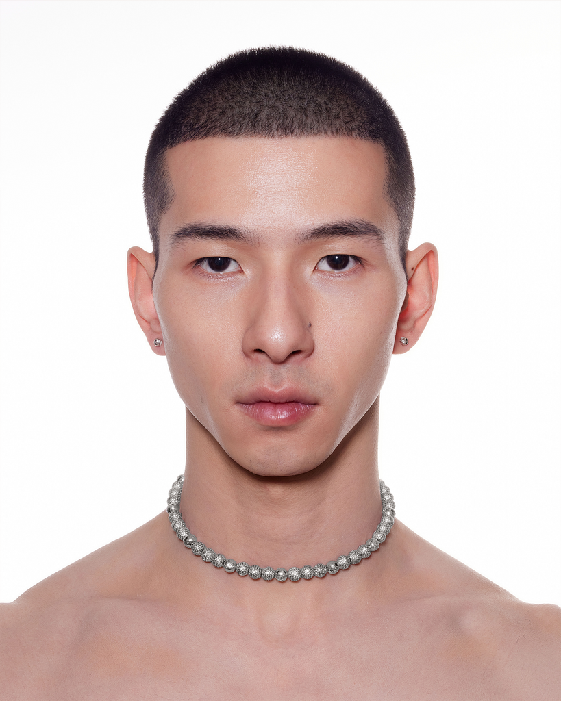 Drip_Dragon_Necklace_white_Small_model_3